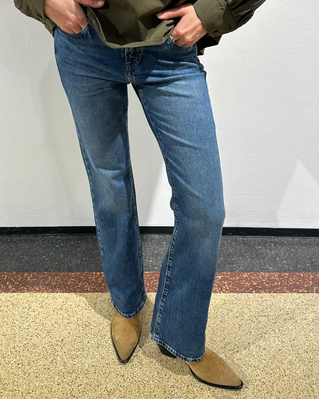 AG Jeans Bootcut "Sophie" in Mittelblau
