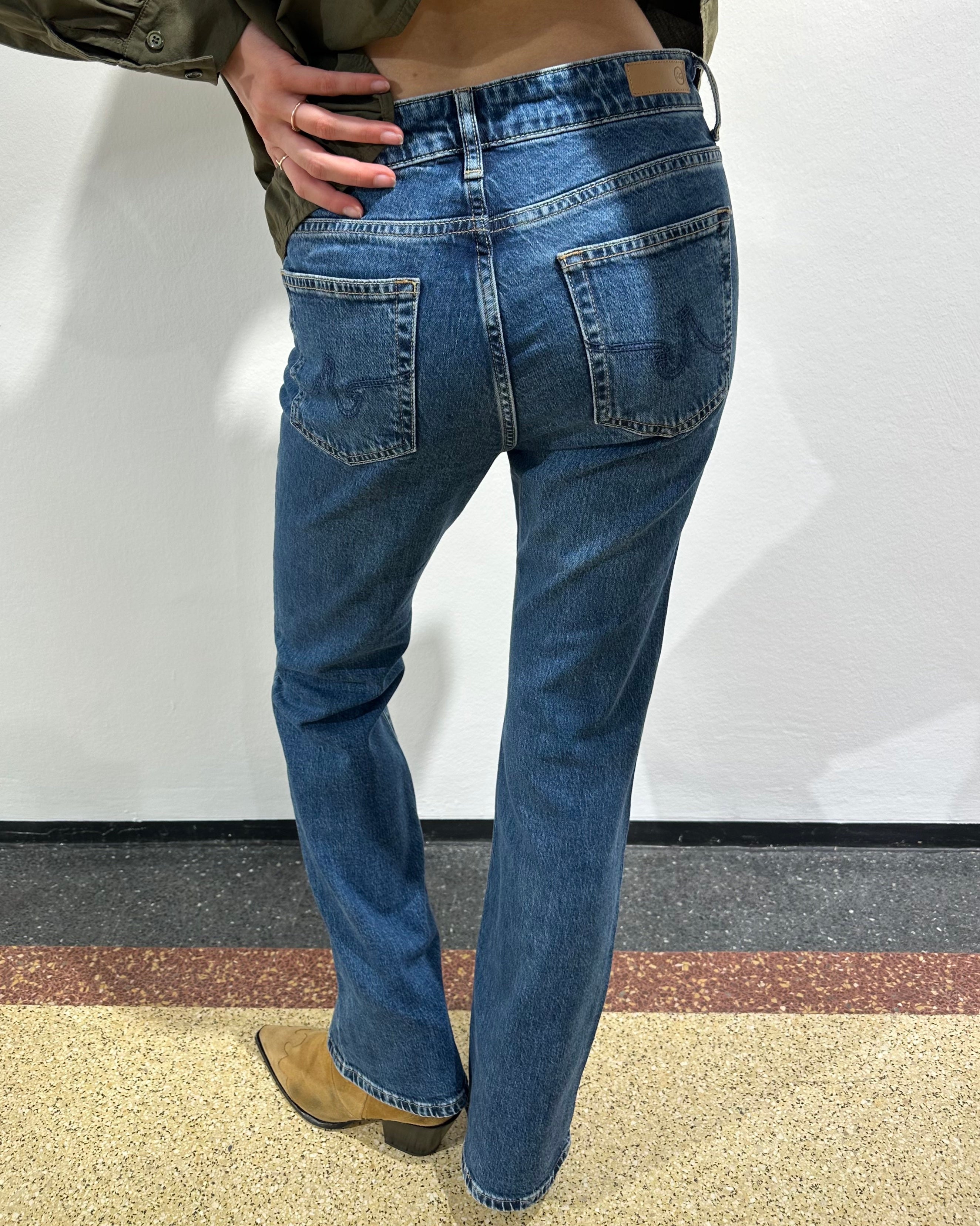 AG Jeans Bootcut "Sophie" in Mittelblau