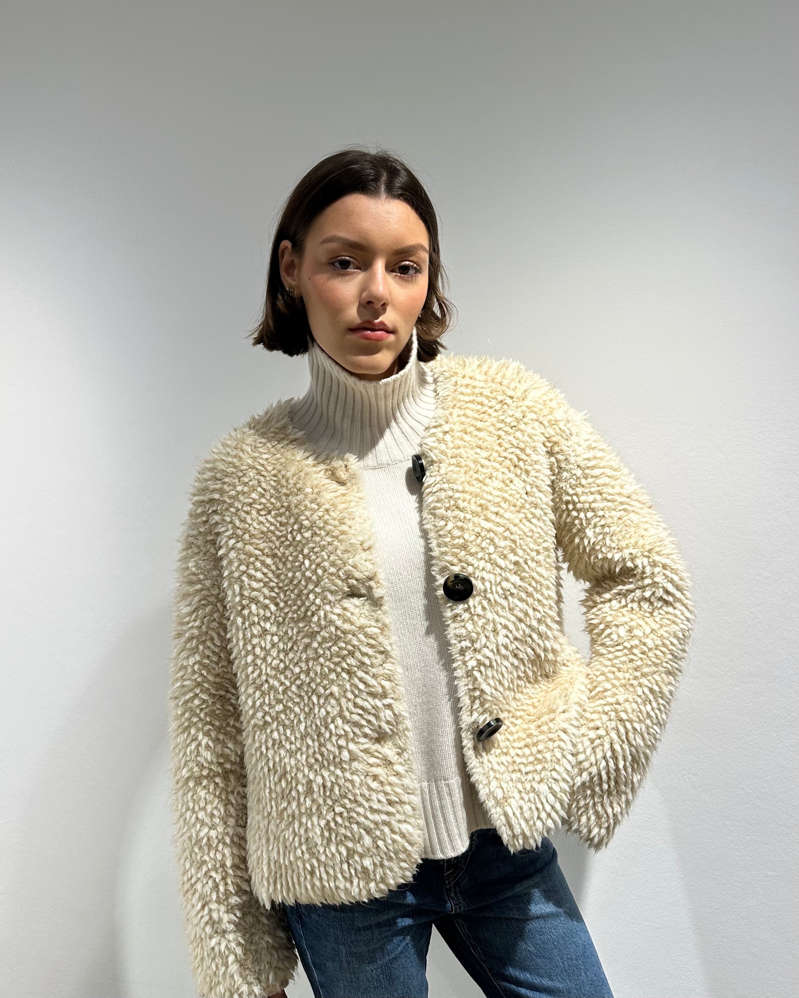 Roberto Collina Teddy-Jacke in Creme