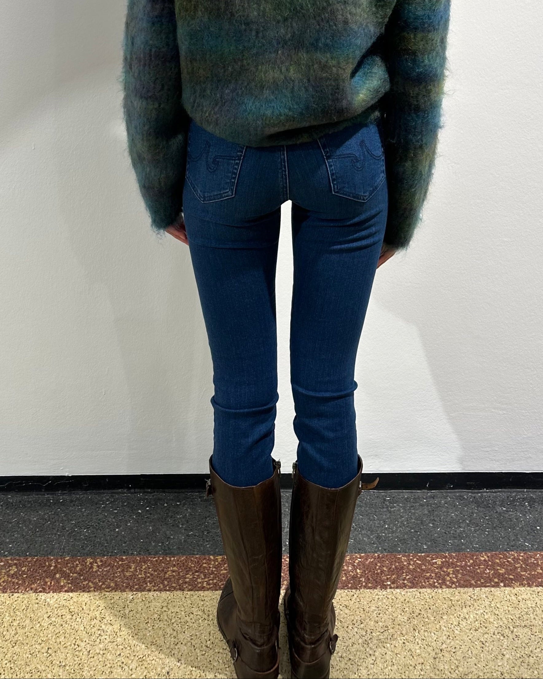 AG Jeans Slim Straight "Mari" in Mittelblau