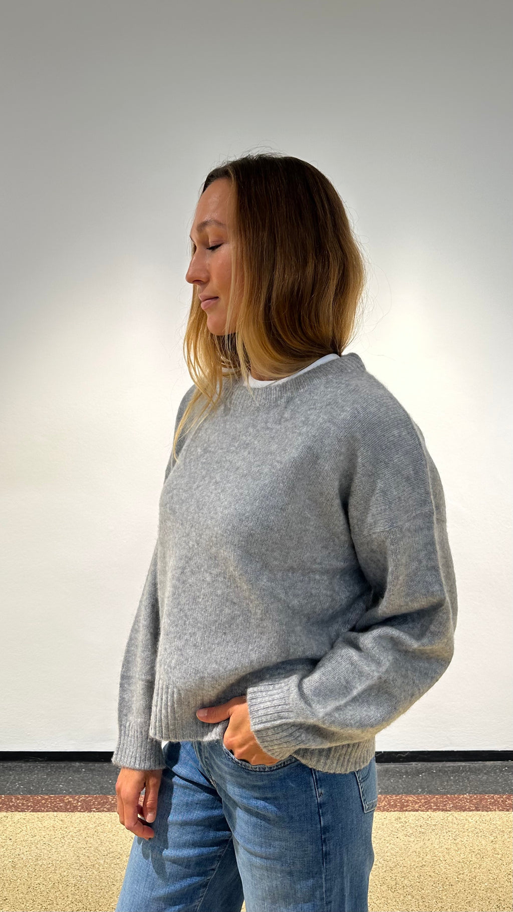 Allude Rundhalspullover in Hellgrau