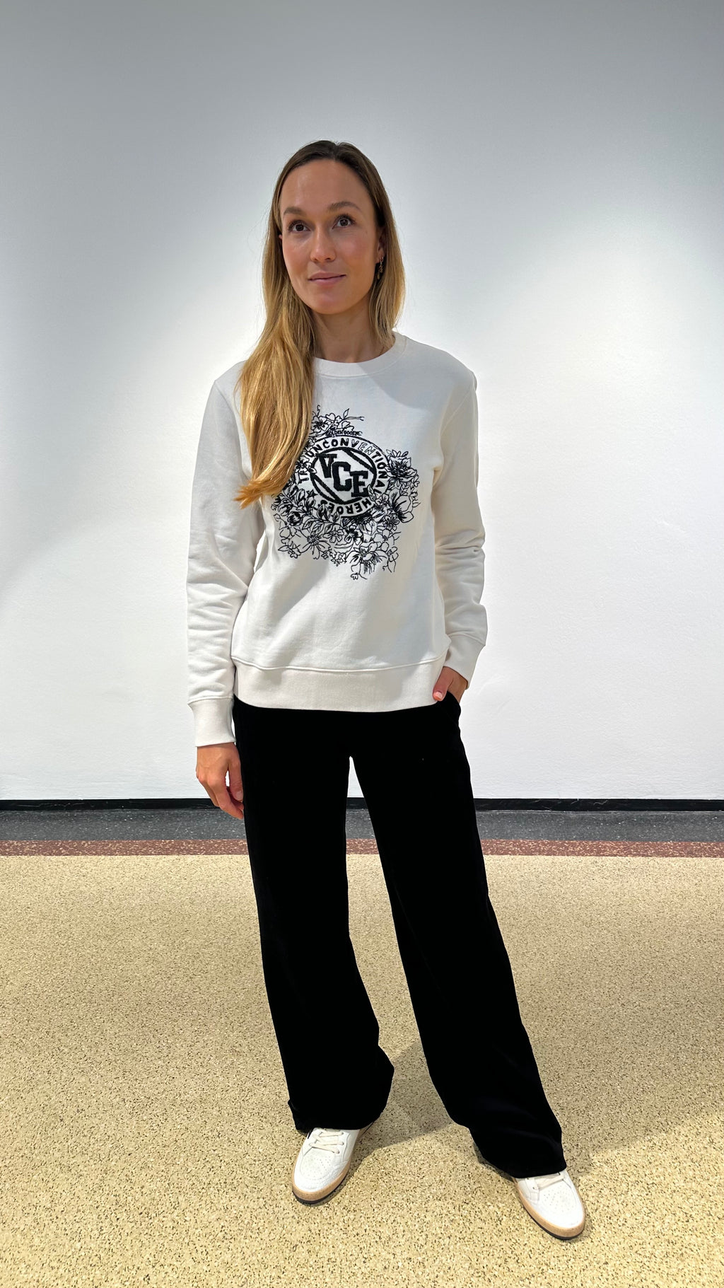 Golden Goose Samthose "Ombretta" in Schwarz