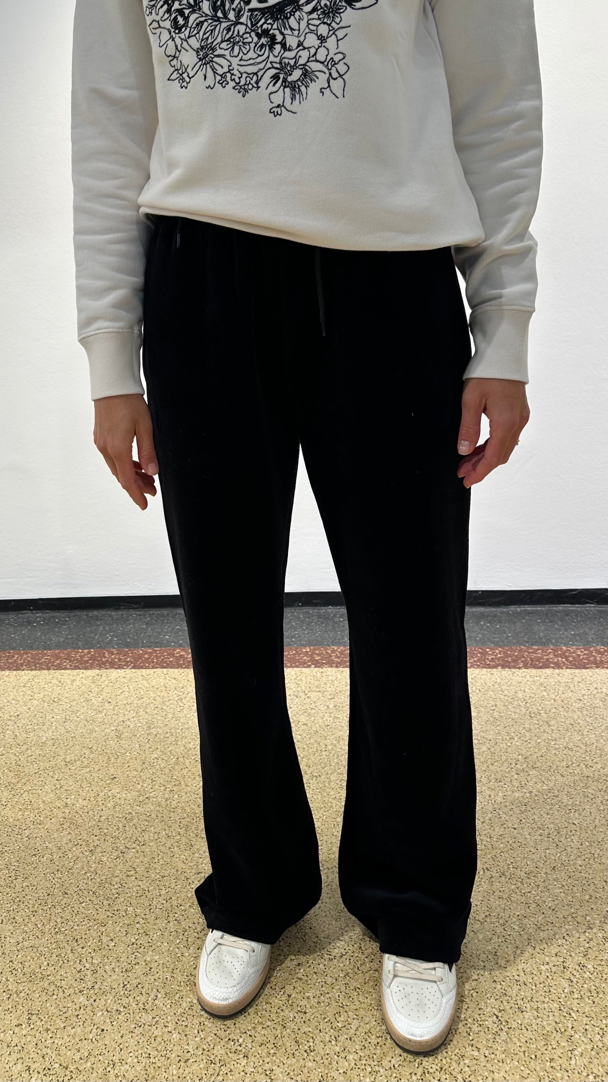 Golden Goose Samthose "Ombretta" in Schwarz