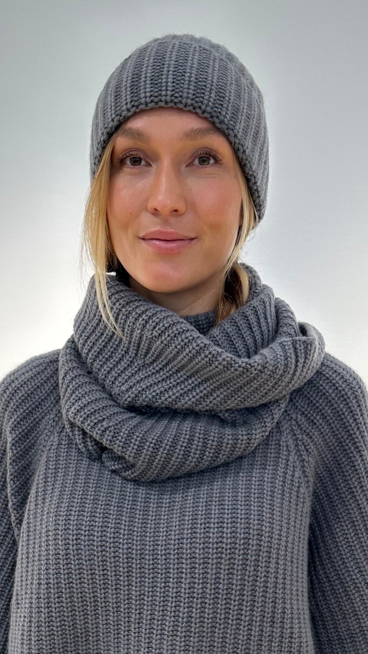 Iris von Arnim Mütze "Sorin" in Grau